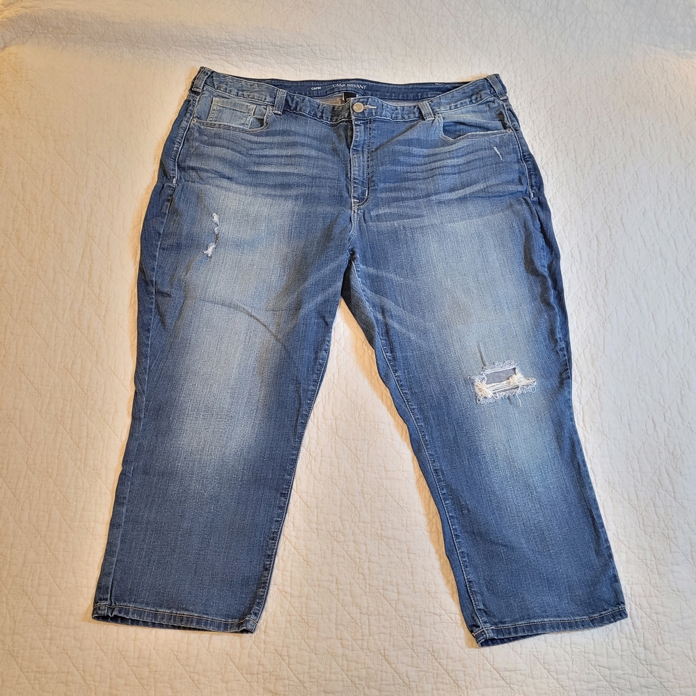 Lane Bryant Blue Lightly Distressed Capri 1050586 Jean Size 28